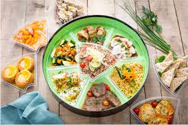 Plateau A Partager 3 Choix D Entrees De Plats Et De Desserts Il Y En A Pour Tous Les Gouts Plateau Repas Repas Plat