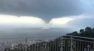 Check spelling or type a new query. Maltempo Tromba D Aria A Salerno Allerta Nel Lazio Trovato Morto Il Runner Disperso Nel Varesotto Video