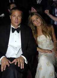 An In Depth Analysis Of Jennifer Aniston S Body Language With Justin Theroux Versus Brad Pitt Brad Pitt And Jennifer Brad Pitt Jennifer Aniston Jennifer Aniston Wedding