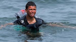 Vor 1 tag · o trio também vai se encontrar com o governador de rondônia, marcos rocha. Adolescente De Marrocos Usa Garrafas De Plastico Para Atravessar O Mar Ate A Espanha