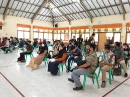 Kabupaten dengan jumlah penduduk sekitar 1,2 juta jiwa ini terdiri dari 20 kecamatan dan beribu kota di kecamatan tuban. Ftyxdhr Iobeom