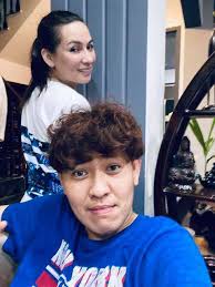 Giữa những lùm xùm liên quan tới phi nhung, cư dân mạng đổ dồn chú ý vào hồ văn cường là con nuôi. 8xamgkyfpc1oom