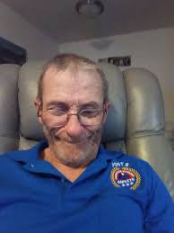 Navy sailor completes training