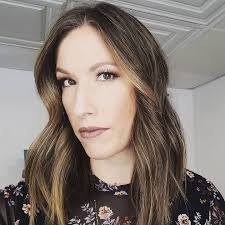 I want a totally new hairstyle. I have a picture of it. Could someone  recommend someone who is fabulous/talented/experienced and can duplicate a  hairstyle