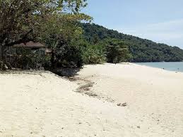 Kalau hendak ke pulau pinang dan tujuan hendak membeli belah, di sinilah tempatnya kerana semua barang di sini mempunyai potongan harga yang istimewa yang jarang ditawarkan di tempat lain. Penang Kini Keindahan Pantai Pasir Panjang Balik Pulau Facebook