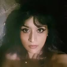 Muchos HOMBRES Y MUJERES DE MI GENERACION 60's 70's y 80's se han exiliado  del mercado de las citas! No por voluntad propia, si no como un acto  silencioso de rebeldía y