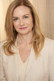 Clare Knight's Instagram, Twitter & Facebook