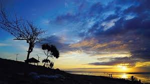 Yunani bersiap menghadapi gelombang panas pertama musim panas. Menikmati Senja Di Pantai Sayang Heulang