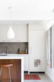 Mid Century Modern Eichler As The Perfect Blank Canvas Before And After Lmb Interiors Modern Kitchen Backsplash Modern White Kitchen Cabinets Mid Century Modern Kitchen Cabinets