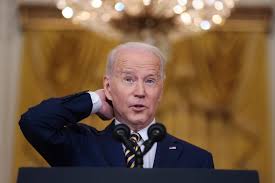 小约瑟夫·罗比内特·拜登（英語：joseph robinette biden jr.，1942年11月20日－），通称乔·拜登（英語：joe biden），美国民主黨籍政治人物，现任（第46任）美国总统。 2ulpygr11imlfm