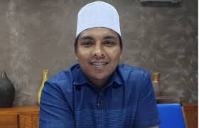 Saya marah sebab mak sanggup mempertaruhkan kebahagiaan rumahtangga dia demi adik beradik yang tak mengenang budi dan selalu menyusahkan tu. Ali Puteh Pelik Kakak Ipar Serah Dompet Arwah Tanpa Wang Kad Bank