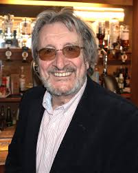 Mike Owen's dobro in motion. (pat's photo)