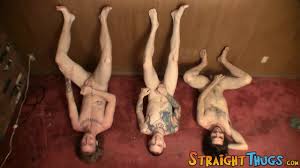 Doppia sessione di seghe con due teppisti sexy e belli