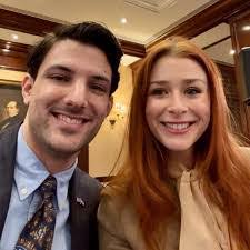 Lisa Manzi's Instagram, Twitter & Facebook