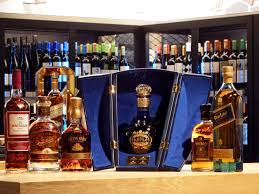 We Are Proud Of Our Whisky Collection 62gunsalute Royalsalute Johnniewalker Johnniewalkergold Johnniewal Whisky Collection Dewar S Johnnie Walker Blue
