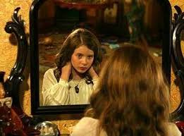 Wendy Le Regala Algo A Peter Y El A Cambio Tambien Le Regala Algo Peter Pan 2003 Peter Pan Movie Rachel Hurd Wood