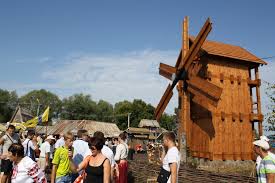 Національний сорочинський ярмарок 2021 року пройде з 17 по 22 серпня традиційно в селі великі сорочинці миргородського району полтавської області, на площі в 16 га під відкритим. Sorochinskij Yarmarok Veliki Sorochinci Istoriya Istorichni Podiyi Mirgorodskij Rajon Poltavska Oblast 75 Mistaua