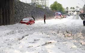 Rischio grandine e allagamenti nel weekend forti temporali nel nord italia e temperature giù anche di 10 gradi. Maxi Grandinata Pioggia Non Eccessiva Temperature Giu Da 28 A 10 C In 3 Ore Cronaca Alzano Lombardo