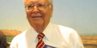 Lanzando para Home: Thomas Fine