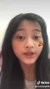 Foto Caitlyn Gwyneth Member Termuda JKT48 yang Masih 11 Tahun, Suaranya  Bagus dan Suka Main Slime