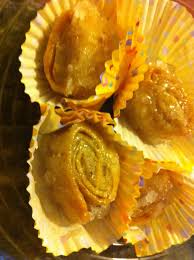 The use of rice (not just black gram), the long fermentation of the mix, and the steaming for fluffiness. Kaja Sweet Recipe In Tamil Sweets Recipes In Tamil Language Knife Su Tamil Nadu à®š à®µ à®¯ à®© à®¤à®® à®´ à®¨ à®Ÿ à®šà®® à®¯à®²