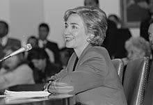 Cuando bill clinton pensó en no presentarse de nuevo a las elecciones a en 1990, hillary consideró hacerlo, pero los sondeos privados eran desfavorables y, al final, él se presentó y fue reelegido por última vez. Hillary Clinton Wikipedia