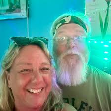 Meet Dr. Woody👋🏻 Dr. Woody has been a member of Siloam Springs Vet Clinic  for 53 years, and now splits his time between both of our clinics! Dr.  Woody is a native