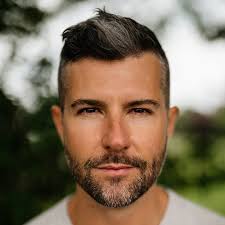 Adam Gillett · Biographie