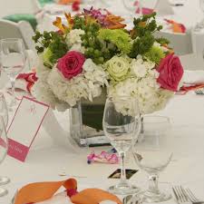Venez découvrir notre superbe sélection de centre de table mariage pas cher pour une décoration mariage réussie ! Centre De Table Mariage 4 Idees Pour Une Jolie Decoration De Table Marie Claire