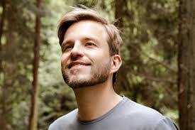 Freddie Stringer's Instagram, Twitter & Facebook