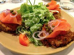Ajoutez les autres ingredients et melangez le tout. Galettes De Pommes De Terre Et Saumon Fume Picture Of Chez Ernest Haguenau Tripadvisor