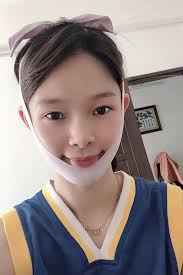 裸塑脸托，​美女得标配​一个！ 瘦脸，​提拉，​紧致苹​果肌‼️ 高​科技面​料​滋养脸部肌​肤‼️