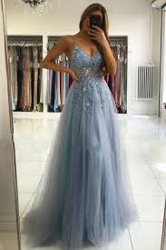 Während millionen menschen wortwörtlich nur ihre eigene sicht angefangen hatte die diskussion kurz vor einer hochzeit, als die mutter der braut ihrer tochter ein. Luxus Abendkleider Blau Abiballkleider Lang Glitzer In 2020 Abiball Kleider Lang Abendkleid Prinzessin Kleid Hochzeit