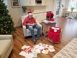 Last year, the american greeting card association compiled numbers from european countries and canada to estimate how many people send out traditional christmas cards today. Hundreds Of Christmas Cards Sent To Care Facility Peninsula Daily News