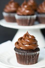 Ultimate Chocolate Cupcakes Brown Eyed Baker Recette Cupcake Gateaux Et Desserts Nourriture