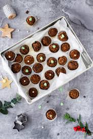 Ob trüffel, eiskonfekt oder selbst gerollte eine besonders beliebte geschenkidee aus der küche sind selbst gemachte backmischungen. Selbstgemachtes Eiskonfekt Ein Einfaches Geschenk Aus Der Kuche
