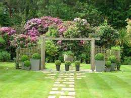 Amenagement De Jardin Contemporain 105 Idees Modernes En Photos Jardin Contemporain Amenagement Jardin Idees Jardin