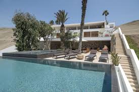 Gallery Of House In Ancon Adrian Noboa Arquitecto 7 Architecture Luxury Villa Outdoor Areas