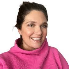 Lorraine Sharp's Instagram, Twitter & Facebook