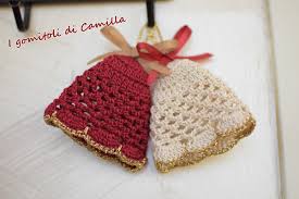Segui lo schema gratuito dei segnaposti di natale per realizzare questi sacchettini. Campanelle Natalizie A Uncinetto I Gomitoli Di Camilla Uncinetto Uncinetto Natalizio Cappelli All Uncinetto