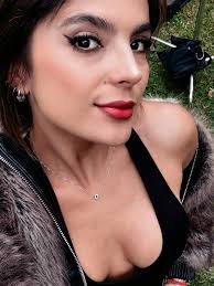 A la música siempre gracias! …Las salvadas que me ha pegado! 🫀 Terminamos  un gran año de transmisiones de festivales con Salsa al parque. Muchas  horas de vuelo 🚀 Mucha música 🎵