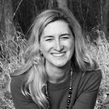 Amanda Evan's Instagram, Twitter & Facebook