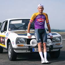 Raymond poulidor nació en mérignat, municipio en el centro de francia, el 15 de abril de 1936. A7stmwtd6sx Jm
