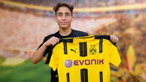 Emre mor empieza la pretemporada de baja el atacante turco del celta no se está entrenando con sus compañeros y en el parte médico aparece que sufre una faringoamigdalitis. Bundesliga Emre Mor Borussia Dortmunds Nachstes Juwel