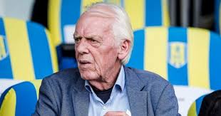 Sarina wiegman (den haag, 26 oktober 1969) is een nederlandse trainster en voormalig voetbalster. Beenhakker Ik Zit Achter De Geraniums In Het Begin Was Ik Wel Bang Voetbalprimeur Nl