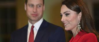 Gemaskerde inbrekers dringen binnen in domein waar Kate, William en hun  kinderen liggen te slapen
