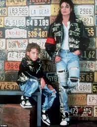 Michael jackson's child molestation accuser, choreographer wade robson, has filed new court documents detailing the star's allegedly sordid acts. Michael Jackson Wrote Bizarre Faxes For Alleged Rape Victim Daily Mail Online