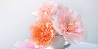 Il existe différentes méthodes pour faire des fleurs en papier. Diy Deco Faire Des Fleurs En Papier Marie Claire