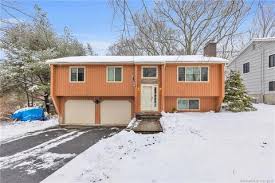 67 homes for sale in shelton, ct. 156 Shelton Homes For Sale Shelton Ct Real Estate Movoto