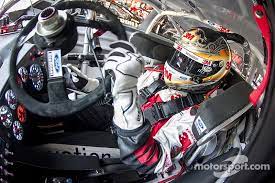Grab the officially licensed nascar steering wheel for the most realistic oval racing experience. What S Between Your Driver S Hands